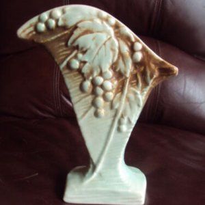 MCCOY Art Pottery RUSTIC GRAPES Vase